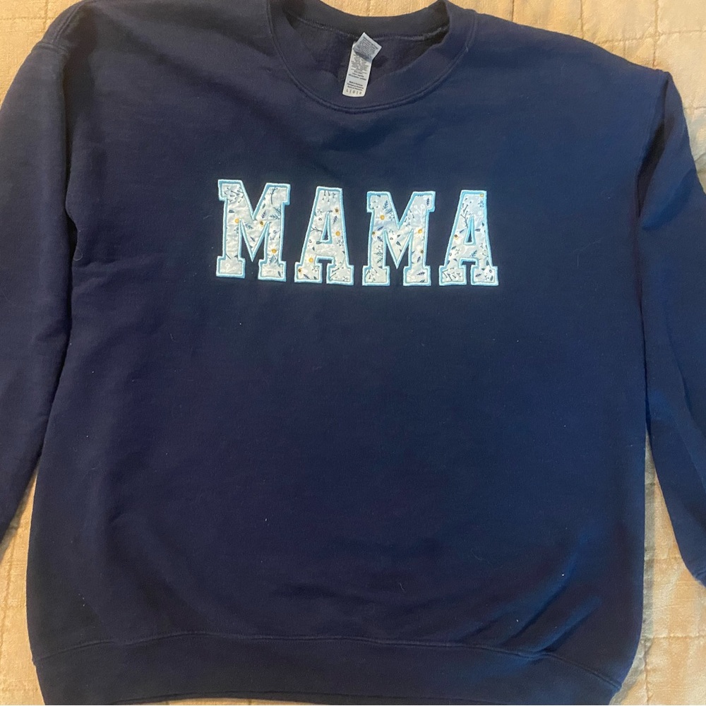 Gildan Navy Blue 'MAMA' Sweatshirt
